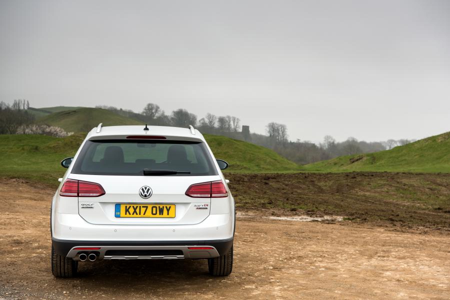  Volkswagen Golf Alltrack 2017 года  (UK) (фото 13 из 33)